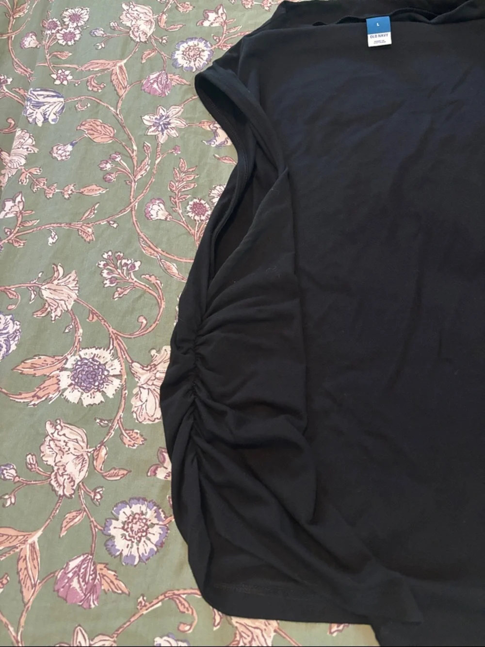 Old Navy Black Women's Sleeveless Top - Picture 3 of 3